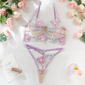 Ensemble de lingerie 2 pièces OEM de haute qualité avec haut corset brodé de fleurs en dentelle, soutien-gorge et culotte à baleines froncées - Product Image 3