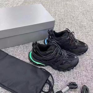 Chaussures de sport rétro LED Designer Track 3.0 2026, semelle intercalaire en TPU, motif doodle, fermeture éclair, tige en microfibre, semelle extérieure en caoutchouc, hiver - Product Image 4