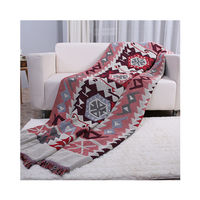 Geometrische Vintage Rot-Rosa Umweltfreundliche Ganzjahres-Leichtgewicht Afghan-Decke Jacquard-Garn Reise- und Freizeitdecke