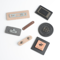 Étiquettes personnalisées en cuir PU avec logo, gravure laser, impression en creux, autocollantes, lavables, en métal, pour vêtements