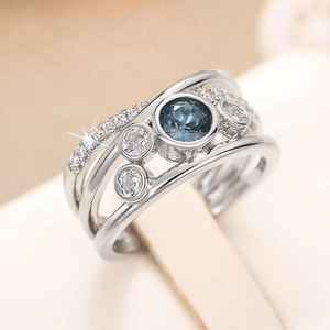 Anello con Design Geometrico Multistrato, Stile Colorato per Donne - Product Image 6