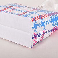 Sacs de courses réutilisables en tissu tissé PP à carreaux de luxe, sacs de shopping robustes à motif damier avec mini pochette pour la vente au détail de vêtements
