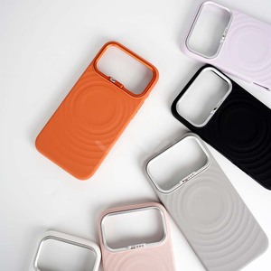 Funda Magnética de Silicona Líquida con Incrustaciones de Diamantes para iPhone 17 Pro/Max, Modelo S085, con Marco para Lente y Diseño Corrugado - Product Image 6
