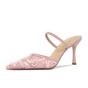 Mules à talon aiguille roses en dentelle florale pour femme, à bout pointu, idéales pour les soirées - Product Image 3
