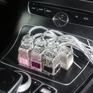 WinkShow Factory Price <b>Mini</b> Size <b>Perfume</b> Diffuser for Car Hotel 10ml New Style Glass Bottle Rhinestone Car Aromatherapy Pendant - Product Image 4