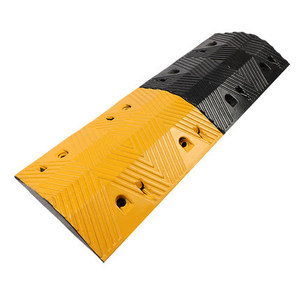 Pare-chocs <span class=keywords><strong>de</strong></span> vitesse personnalisable en caoutchouc-plastique jaune et noir, durable, pour le calme routier résidentiel et les parkings <span class=keywords><strong>de</strong></span> bureaux - Product Image 1