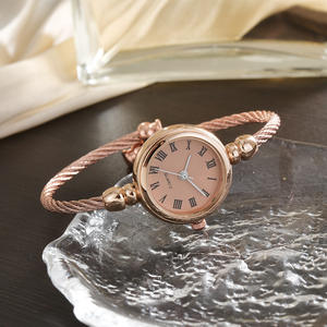 Montre numérique ovale LED de luxe All-Roman, unisexe, sportive, simple, polyvalente, petit bracelet ouvert avec alarme - Product Image 3