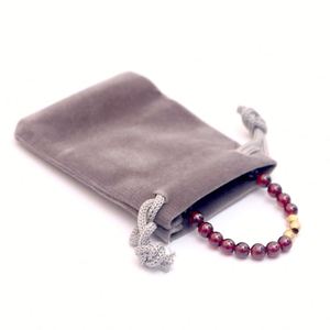 Pochettes d'emballage personnalisées en velours avec cordon de serrage, pliables, octogonales, élégantes, pour le rangement de bijoux, avec logo personnalisé, en suède pour bracelets - Product Image 5