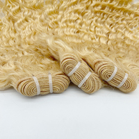Extensiones de Cabello Virgen Camboyano Rizado de Alta Calidad, Sin Procesar, con Cutícula Alineada, Rubio Natural 613 #   Máquina de Blanqueo de Doble Trama para