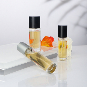 Botella de Perfume de vidrio de tamaño pequeño 10ml 15ml 20ml Contenedor de Perfume transparente redondo con tapas negras y plateadas Bomba rociadora de niebla - Product Image 5