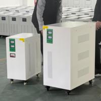 Stabilisateur de tension automatique triphasé 50 kVA CA 380 V 1 % avec contrôle par servomoteur, matériau en cuivre, ondulation ultra faible