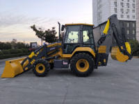 Chargeuse-pelleteuse compacte XC870K fiable pour travaux de terrassement, avec godet frontal de 1,0 m³, 2WD/4WD