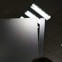 Plaques en polycarbonate solide mat à surface dépolie transparente pour les bureaux modernes, les hôtels, les cloisons de bâtiments