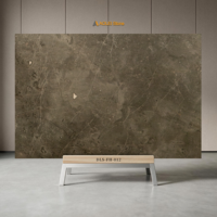 Style stable et grandiose, grande dalle de marbre naturel brun foncé et profond, idéale pour les bureaux de direction.