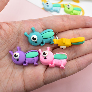 Mignons patchs adhésifs souples en PVC semi-3D DIY, motifs insectes lucioles de dessin animé et abeilles extraterrestres semi-3D, breloques et épingles pour chaussures d'enfants - Product Image 4