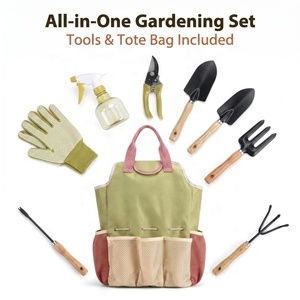 Ensemble d'outils de jardin avec sac de transport |   Bêche à manche en <span class=keywords><strong>bois</strong></span>, fourches et bouteille pulvérisatrice d'eau |   Ensemble de 9 pièces pour la plantation et le désherbage - Product Image 1