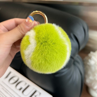 Porte-clés en fausse fourrure de lapin mignons en gros, breloques portables pour machine à griffes, cadeaux de couple pour sacs et clés