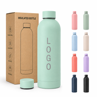 Bouteille d'hydratation sportive 750 ml en gros avec bouchon interchangeable, boucle de transport portable, gourde métallique pour le cyclisme, le fitness et la randonnée