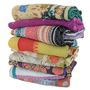 Edredones Sari Vintage hechos a mano Colección de diseñador de alta calidad Relleno de algodón-para uso doméstico o hotelero Precio al por mayor - Product Image 1