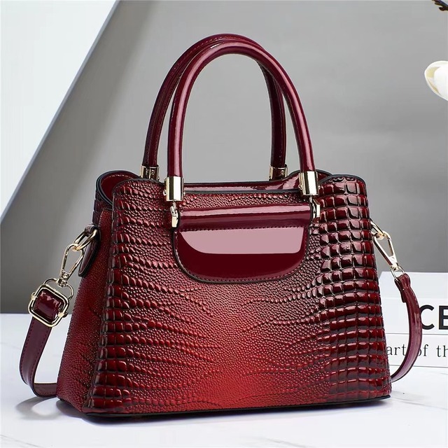 Custom Logo Luxurious Brand Quality Level Exclusive Style Clutch Bag Ladies Leather Handbag