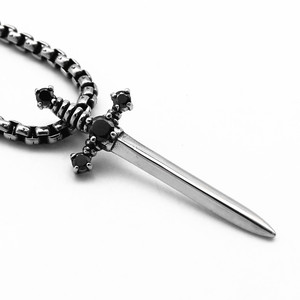 Collier pendentif croix Yunnique en acier inoxydable, serti griffe, design géométrique, bijoux de mode, origine Guangzhou, modèle TGHP-0865 - Product Image 1