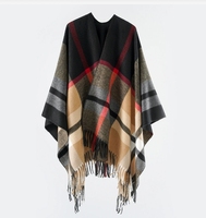Châle en polyester à motif losanges avec cape superposée, écharpe longue à franges et blocs de couleur pour femme, idéale pour l'automne/hiver et la chaleur.