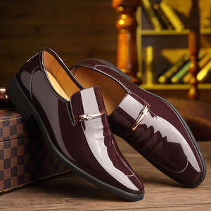 Chaussures <span class=keywords><strong>de</strong></span> mariage pour hommes en cuir verni souple et confortable, style business, à bout pointu, avec coussinets en cuir - Product Image 3