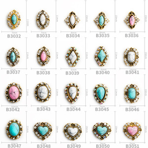 Decoración de Uñas con Forma de Corazón de Metal Vintage, Estilo 2024, Joyería Retro, Adornos de Uñas DIY con Efecto Mármol - Product Image 2