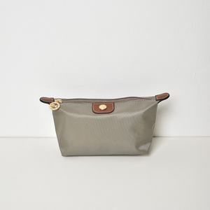 กระเป๋าเดินทางกระเป๋าหนังแกะแบบนุ่มมีซิปลายนูนโลโก้โลหะ - Product Image 4