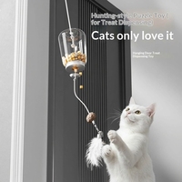 Distributeur de friandises pour chat à suspendre à la porte, jouet interactif avec plumes, puzzle et friandises lyophilisées pour chats d'intérieur