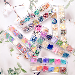 Décorations d'ongles en fragments de coquillages 3D, 12 grilles, paillettes mélangées pour nail art au gel UV - Product Image 1