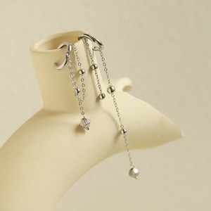 Manchette d'oreille sans perçage en acier titane, style vent froid, faite à la main, avec perles rondes, perles lanterne et pampilles, clip d'oreille non-percé pour cartilage - Product Image 5
