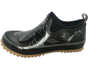 Giardino <span class=keywords><strong>nero</strong></span> della caviglia scarpe da pioggia delle signore breve caricamento del sistema di gomma per le donne - Product Image 1