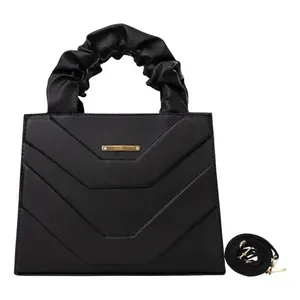Borsa di Lusso in Pelle da Donna Fana Imala, Nera con Chiusura Geometrica, Stile Estivo - Product Image 3