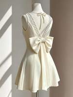 Robe mini élégante pour femme à bretelles spaghetti, col carré, couleur unie, silhouette trapèze, avec fermetures éclair ornées de perles et strass, et découpe au dos