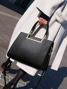 Nouveaux sacs bandoulière de créateur tendance en cuir véritable de haute qualité, sacs messager décontractés, sacs fourre-tout et sacs à main pour femmes - Product Image 3