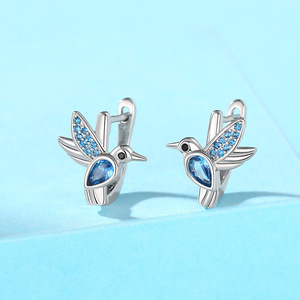 Orecchini a Perno con Zirconi a Forma di Uccello per Donne, Gioielli Eleganti e Delicati per Uso Quotidiano - Product Image 3