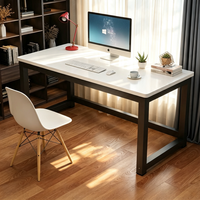 Escritorio de Computadora Moderno y Sencillo con Superficie de Madera y Estructura de Metal Blanco para Oficina en Casa o Estudio