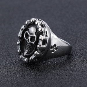 Bague <span class=keywords><strong>Crâne</strong></span> Gothique & Punk Rétro en Acier Inoxydable Hypoallergénique de Haute Qualité pour Hommes - Product Image 2