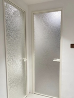 Puertas Interiores de Vidrio con Privacidad, Resistentes a la Humedad, de Aluminio, con Estructura Estable y Diseño Duradero, Garantía de 5 Años para Hoteles y Apartamentos