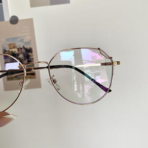 Elegantes Monturas de Gafas Irregulares para Mujer, Montura Completa de Acero Inoxidable, Protección UV, Lentes con Filtro de Luz Azul, Modelo Y2-18001 - Product Image 5