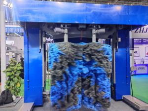 Machine de lavage de voiture automatique robotisée à mouvement alternatif avec acier inoxydable et 2200W pour concessionnaires automobiles, atelier de détail automobile - Product Image 6