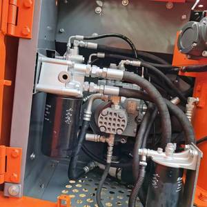 Excavatrice hydraulique sur chenilles d'occasion Hitachi ZX120 de 12 tonnes en excellent état de fonctionnement, à vendre. - Product Image 5