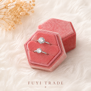 Boîte à bagues hexagonale vintage rouge et noire pour la Saint-Valentin, les mariages et les cérémonies, boîtes à bijoux de luxe en velours et daim à 1, 2 ou 3 emplacements - Product Image 3