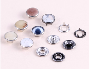 Nút áo kim loại cao cấp, bền chắc, 4 phần, 12mm, phối ngọc trai - Product Image 2