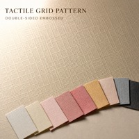 Surface en lin nacré, couleurs assorties, recyclable, personnalisable pour l'emballage haut de gamme, la production de cartes et l'artisanat