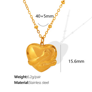 Collar con Colgante de Corazón Abrazado en 3D con Tema de Amor Romántico, Chapado en Oro, Acero Inoxidable, Resistente al Agua, Joyería Femenina - Product Image 5