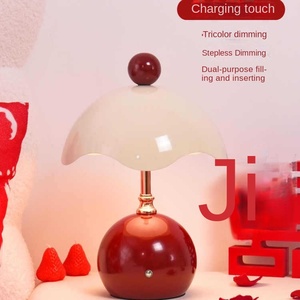 <span class=keywords><strong>Cheveux</strong></span> lisses (sortie d'usine) Nouveauté 2025 Table de chevet moderne en verre avec éclairage LED, style luxe léger, pour chambre principale et mariage - Product Image 1