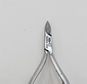 Coupe-cuticules professionnel en acier inoxydable, outil de soin des ongles robuste et tranchant, ouverture large pour les doigts - Product Image 3