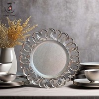 Assiettes de présentation rondes de 13 pouces, vintage, de luxe, fantaisie, en plastique argenté et doré, pour événements, fêtes, mariages, vente en gros